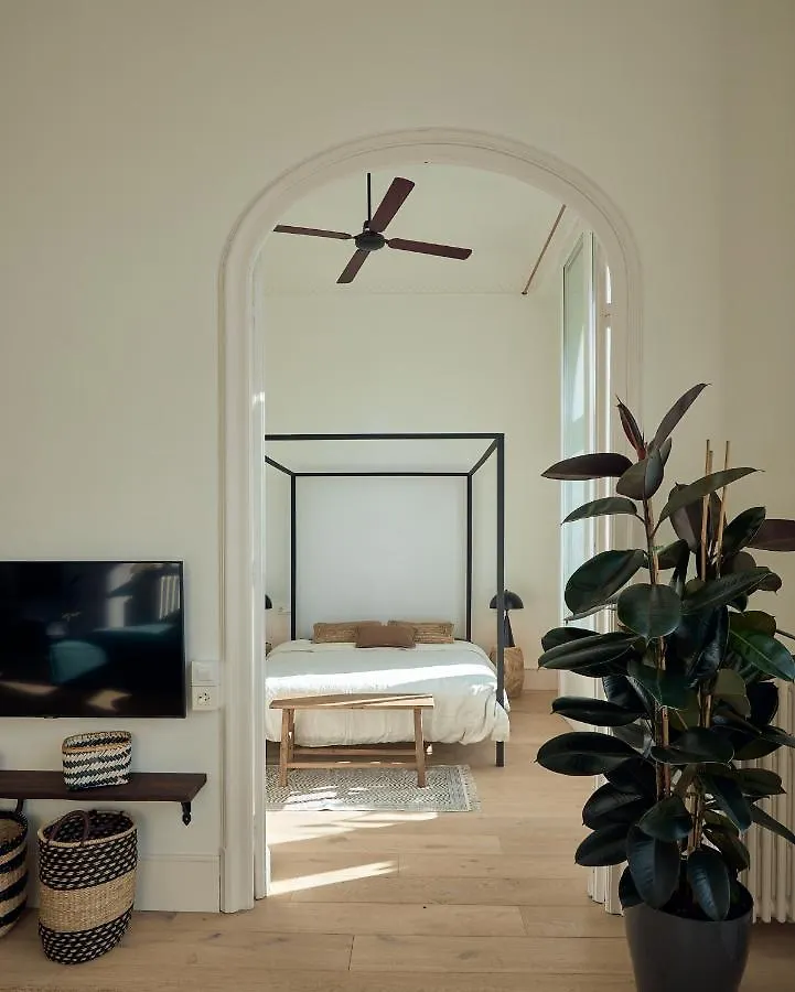 Sapo - Two Bedroom In The Heart Of Barcelona