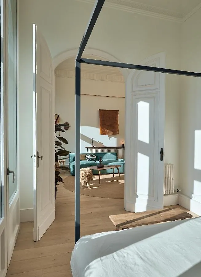Sapo - Two Bedroom In The Heart Of Barcelona Apartment